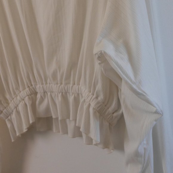 White Peasant Style Guess Top Size L - Picture 5 of 9